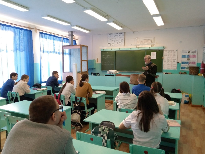 В среду, 14 декабря, состоялись встречи учеников семи классов нашей школы с биологом-путешественником Кондратьевым Александром Аркадиевичем..